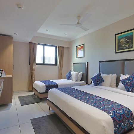 אחמדאבאד Hotel Royal Town מראה חיצוני תמונה