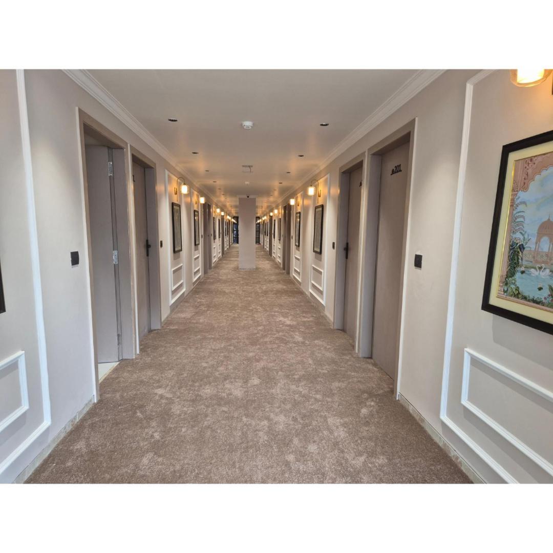 אחמדאבאד Hotel Royal Town מראה חיצוני תמונה