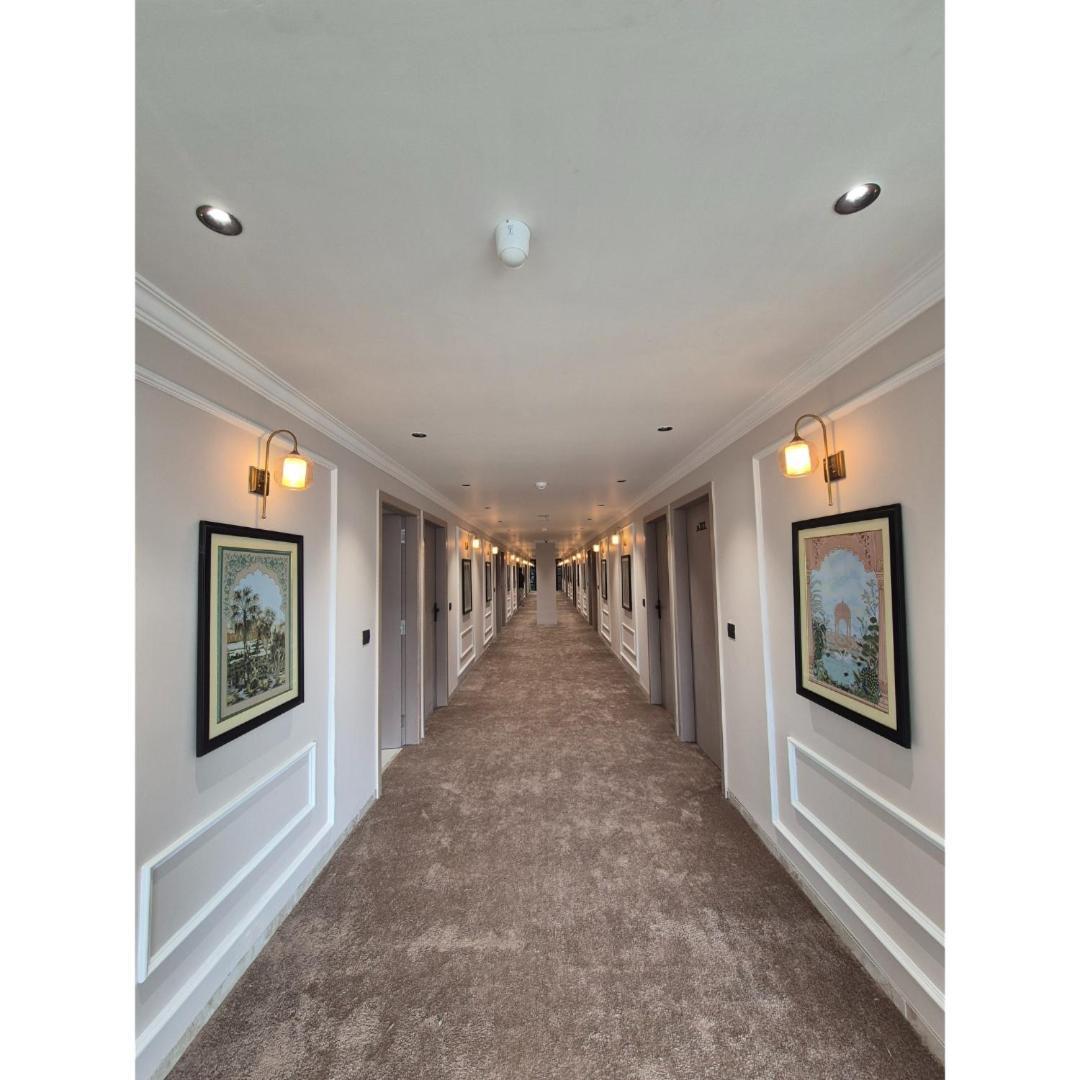 אחמדאבאד Hotel Royal Town מראה חיצוני תמונה