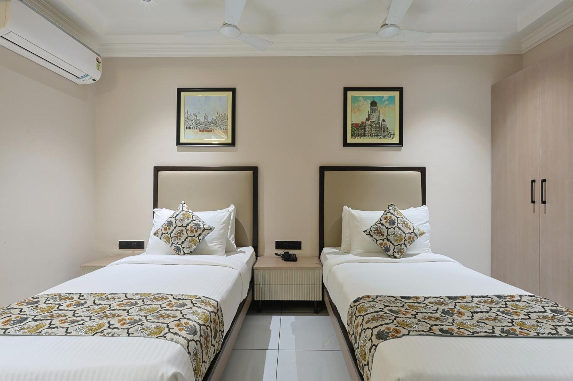 אחמדאבאד Hotel Royal Town מראה חיצוני תמונה